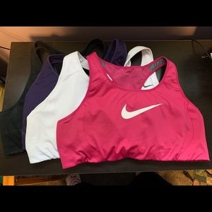 Bundle of 4 Nike high impact sports bras !